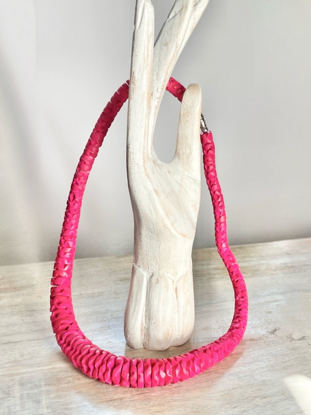 VTG Magenta Pink Graduated Wooden Disc Necklace